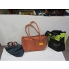 Image 1 : 3 HANDBAGS