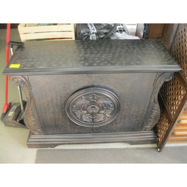MODERN SIDEBOARD CABINET