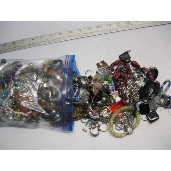 BAG OF COSTUME JEWELLERY