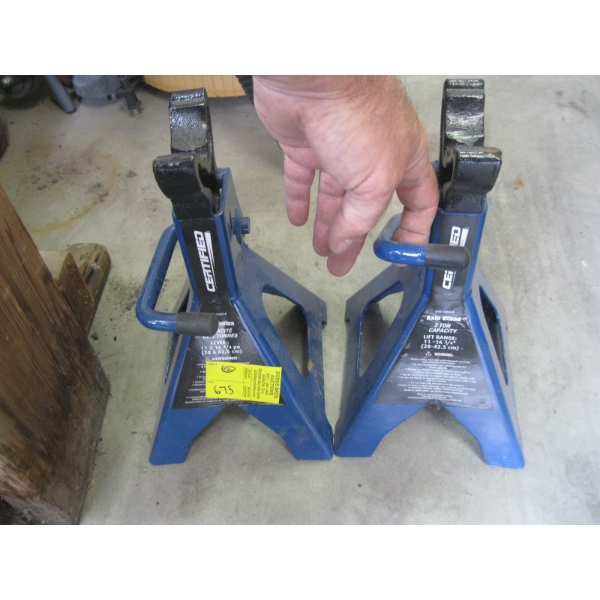 PAIR OF 3 TON AXLE STANDS