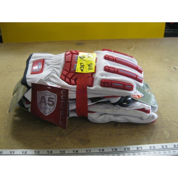 3 PAIR OF SZ 2XL GLOVES