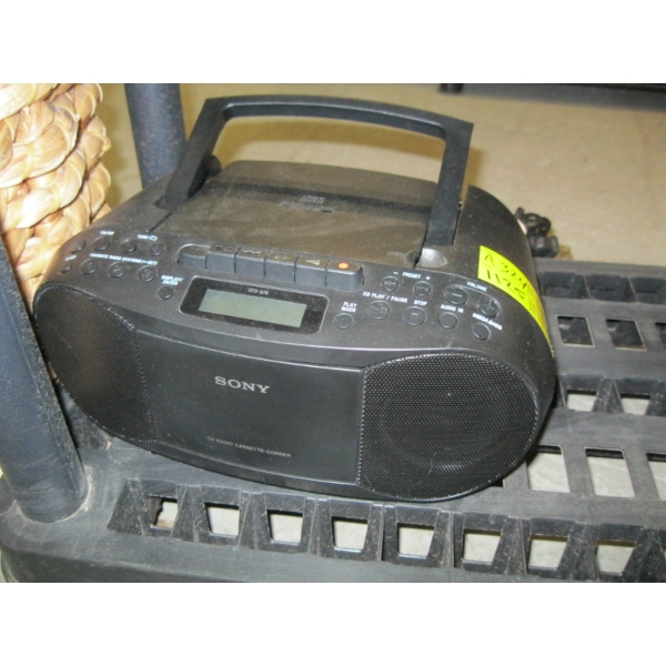 SM. SONY PORTABLE STEREO