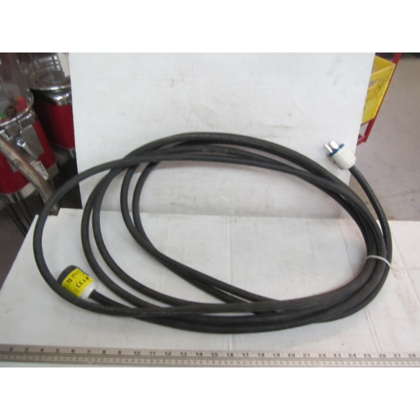 THICK BLACK EXTENSION CORD
