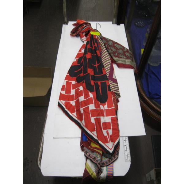 BUNDLE OF SCARVES