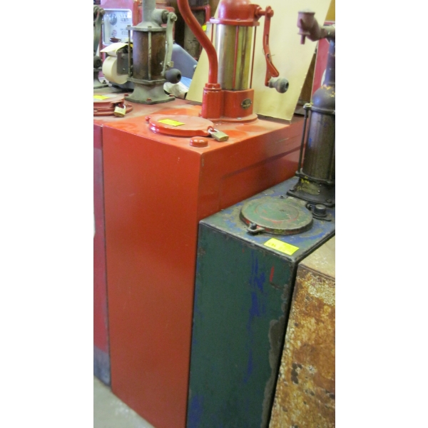 REPAINTED OIL PUMP & TANK