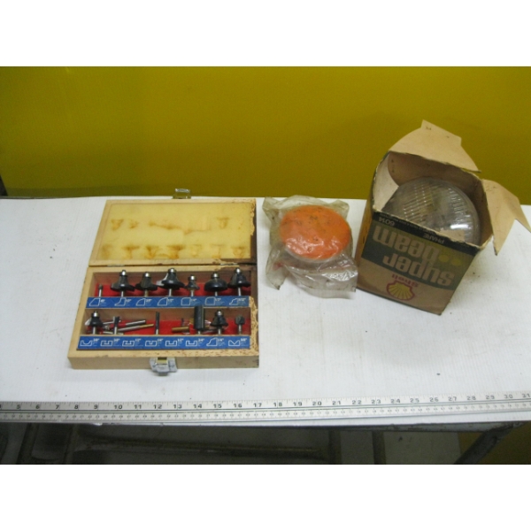 MASTERCRAFT ROUTER BIT SET & BOX W/MISC. LIGHTS