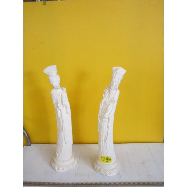 2 CERAMIC STATUES - HAS BEEN REPAIRED