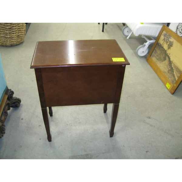 SM. LIFT TOP FILE BOX