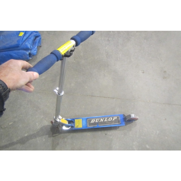 SMALL DUNLOP PUSH SCOOTER