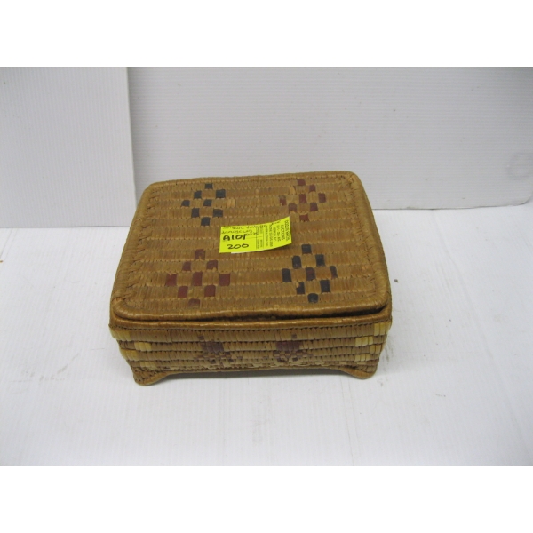 NWC VINTAGE NATIVE LIDDED BASKET/BOX - MISSING 1 FOOT