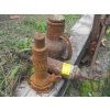 Image 2 : 2 JACKS & A GREASE GUN