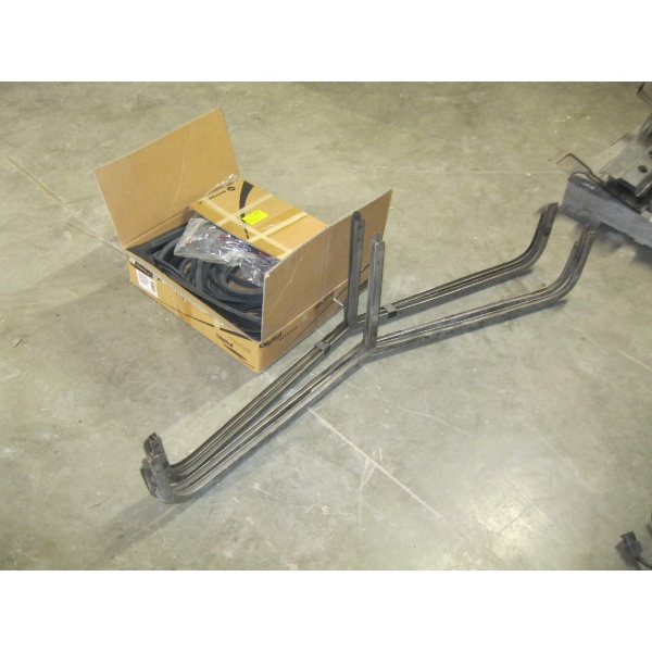 LOT OF ASST'D INT'L WINDOW TRIM & ASST'D RUBBER