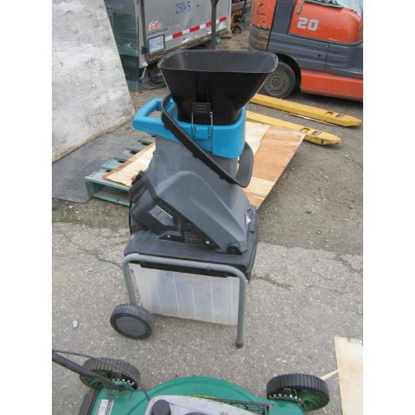 YARDWORKS LEAF SHREDDER