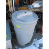 Image 1 : RUBBERMAID GARBAGE CAN ON WHEELS