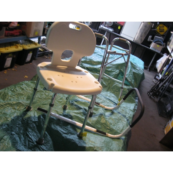 BATH SEAT, WALKER & BED ROLL OFF PROTECTOR