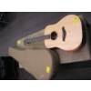 Image 2 : TAYLOR 6 STRING ACOUSTIC GUITAR W/CASE