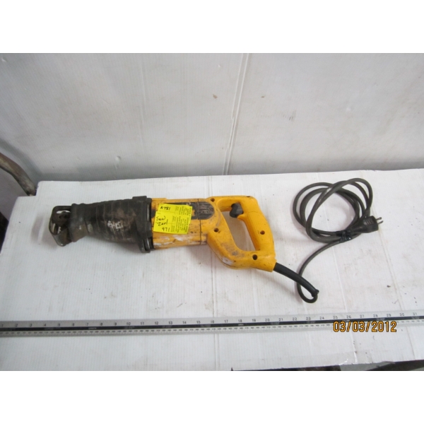 DEWALT CORDED RECIPROCATING SAW