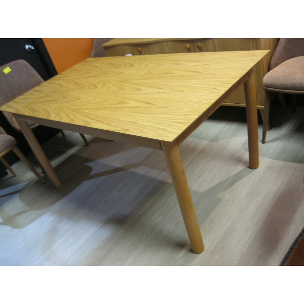 COMO EXTENDABLE TABLE 160CM