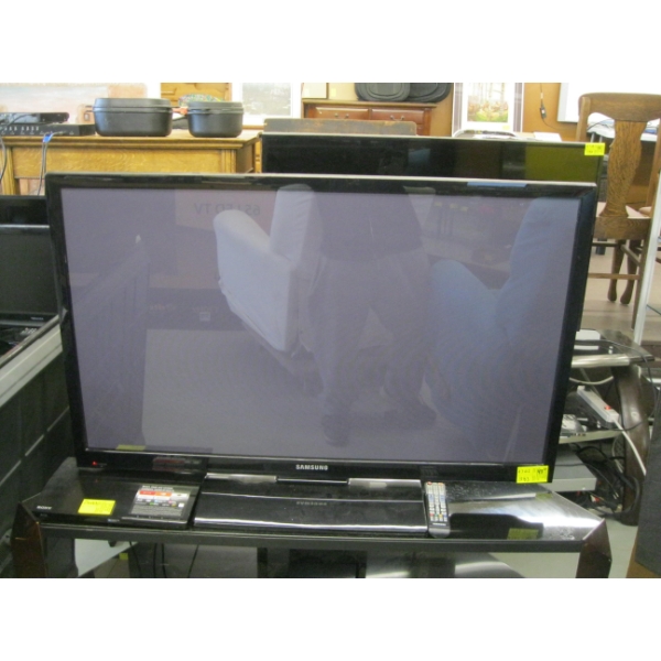 43" SAMSUNG TV W/REMOTE