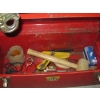 Image 2 : TOOLBOX W/MISC. CARPET TOOLS