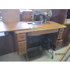 Image 1 : SINGER SEWING MACHINE W/CABINET