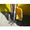 Image 2 : BUNDLE OF GARDEN TOOLS