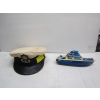 Image 1 : CAPTAIN'S HAT & PLASTIC BOAT