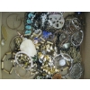 Image 2 : FLAT OF COSTUME JEWELLERY