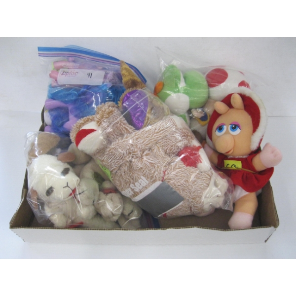 COLLECTABLE PLUSH TOYS & LITTLE PONY COLLECTION, DAPHNE GOLF HEADCOVER, 1987 MISS PIGGY