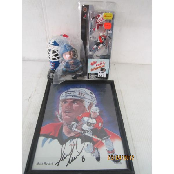 COLLECTABLE HOCKEY ITEMS - MARK RECCHI SIGNED PICTURE