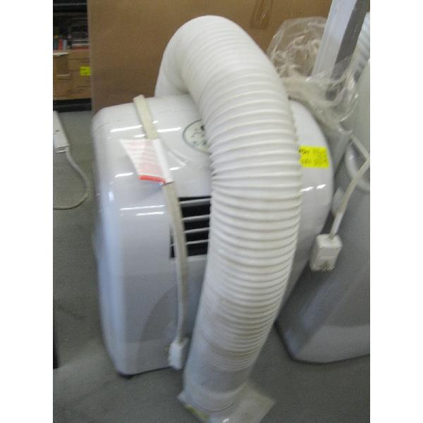 DANBY PORTABLE AIR CONDITIONER W/ACCESS.