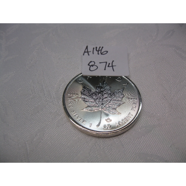 CDN .999 FINE SILVER 1 OZ $5 COIN W/MAPLE LEAF (TAX EXEMPT)
