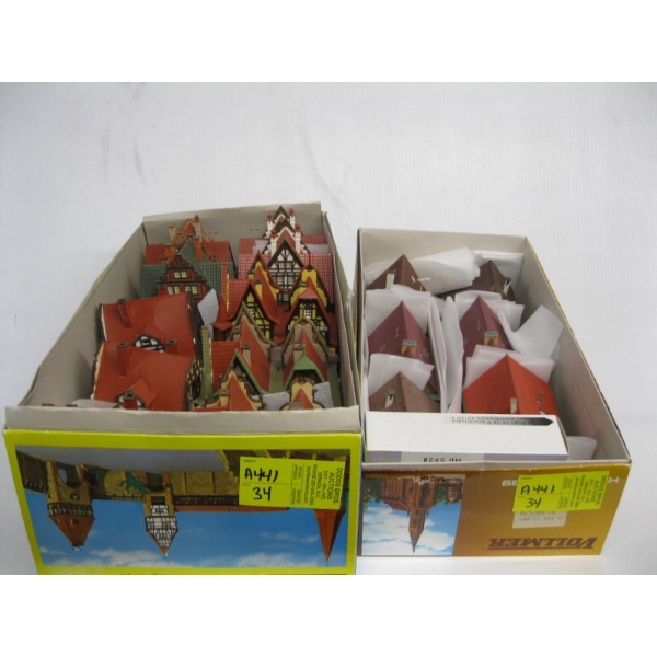 2 BOXES OF HO SIZE HOUSES