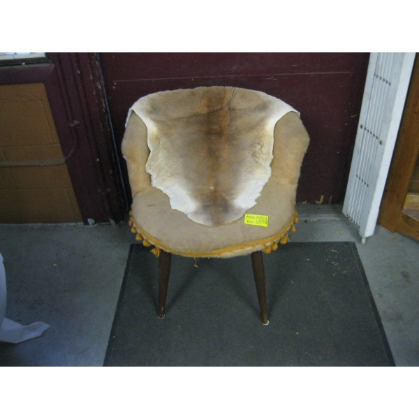 SMALL PADDED CHAIR W/HIDE