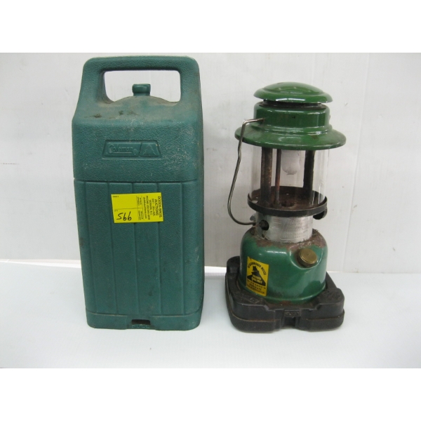 GAS LANTERN W/GREEN CASE