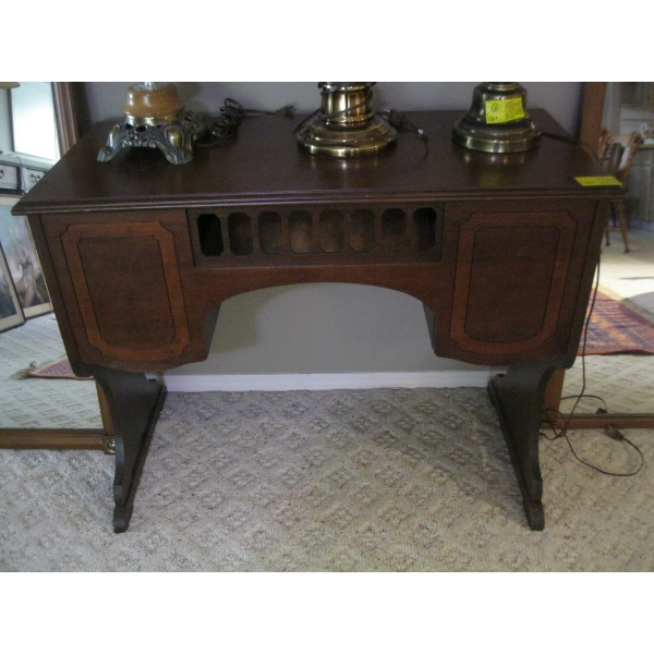 SM. ANTIQUE DESK