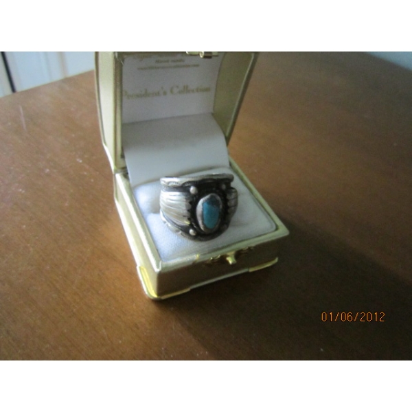 SILVER RING W/TURQUOISE STONE