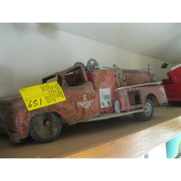 VINTAGE FIRE ENGINE - IN ROUGH SHAPE