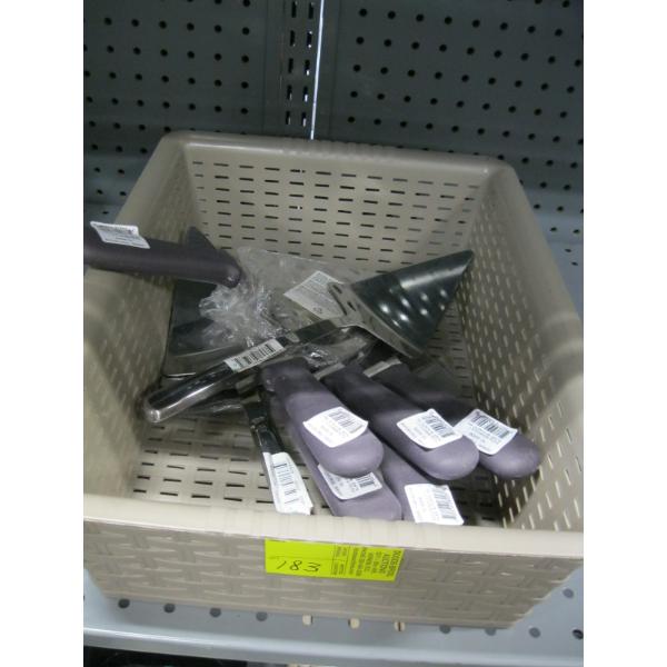 PLASTIC BIN W/ASST. PIZZA SERVER LIFTERS