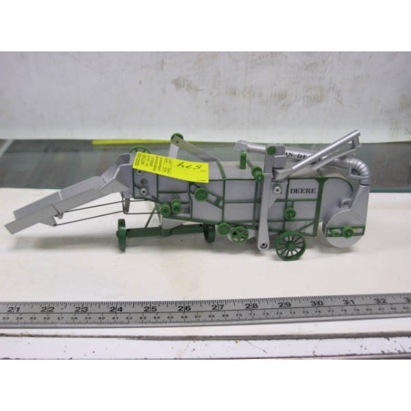 JOHN DEERE DIECAST THRASHING MACHINE