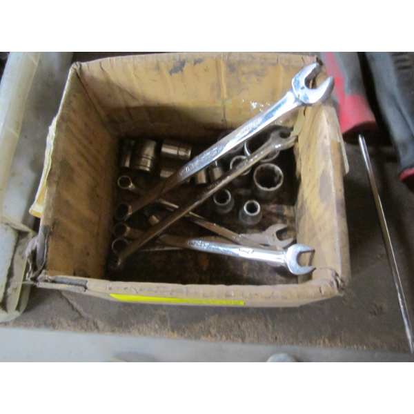 MISC. SNAP ON SOCKETS, WRENCHES, ETC. - SM. SIZES