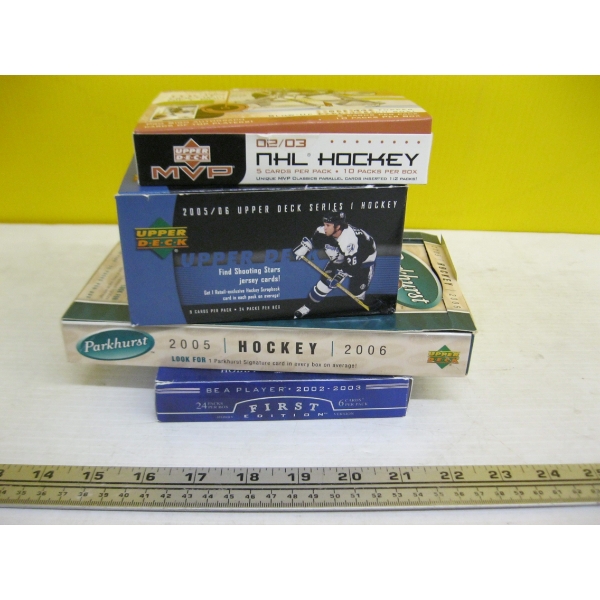 COLLECTOR HOCKEY CARDS