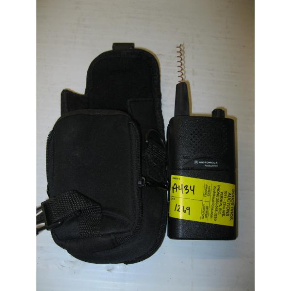 MOTOROLA RADIUS SP21 HANDHELD VHF RADIO