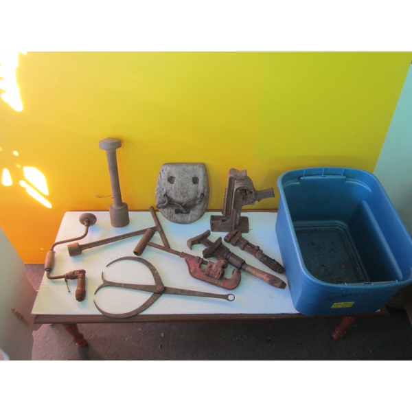 BIN OF VINTAGE ITEMS - JACK, DRILL, ETC.