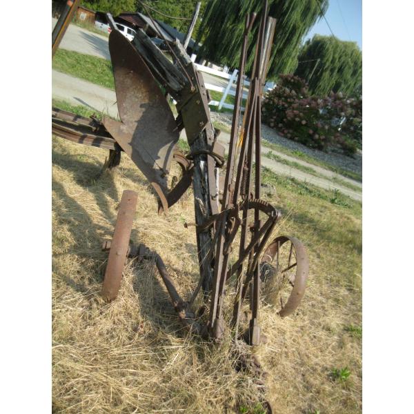 SINGLE PLOW