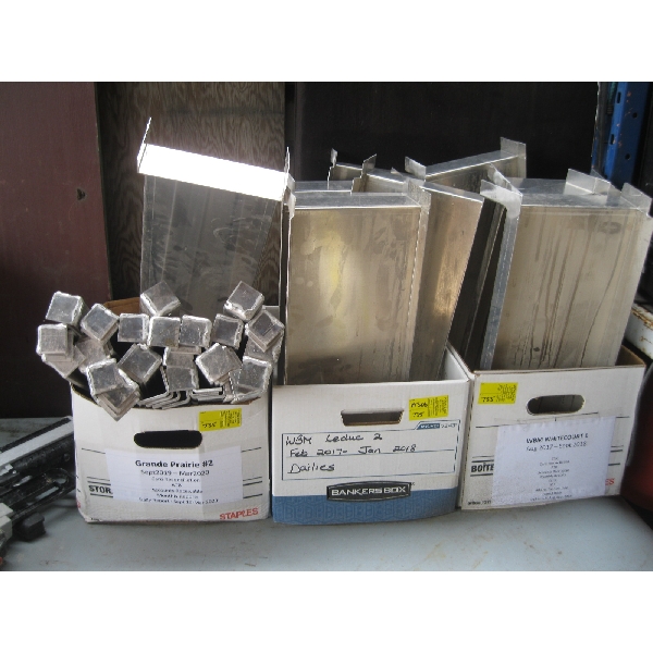 ALUMINUM TRAYS & ALUMINUM LEGS