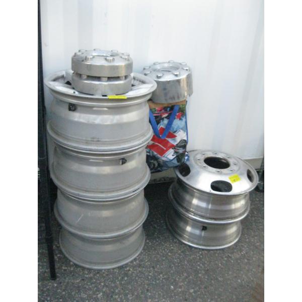 6 FORD RIMS W/CENTER CAPS