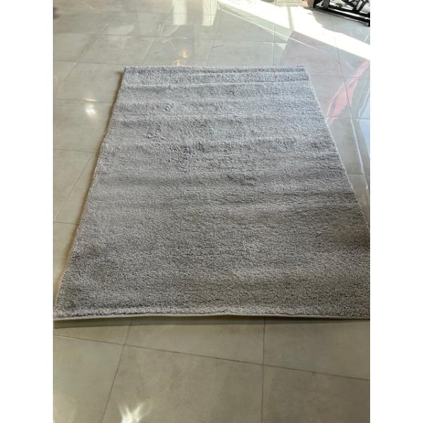 APPROX. 5'3"X7'6" AREA CARPET