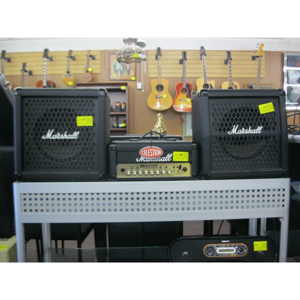 3 PIECE MARSHALL MINI SPEAKERS & AMP