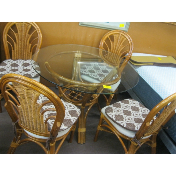 RATTAN DINETTE TABLE W/4 CHAIRS